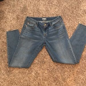 Dear John size 28 skinny jeans. Faded blue.